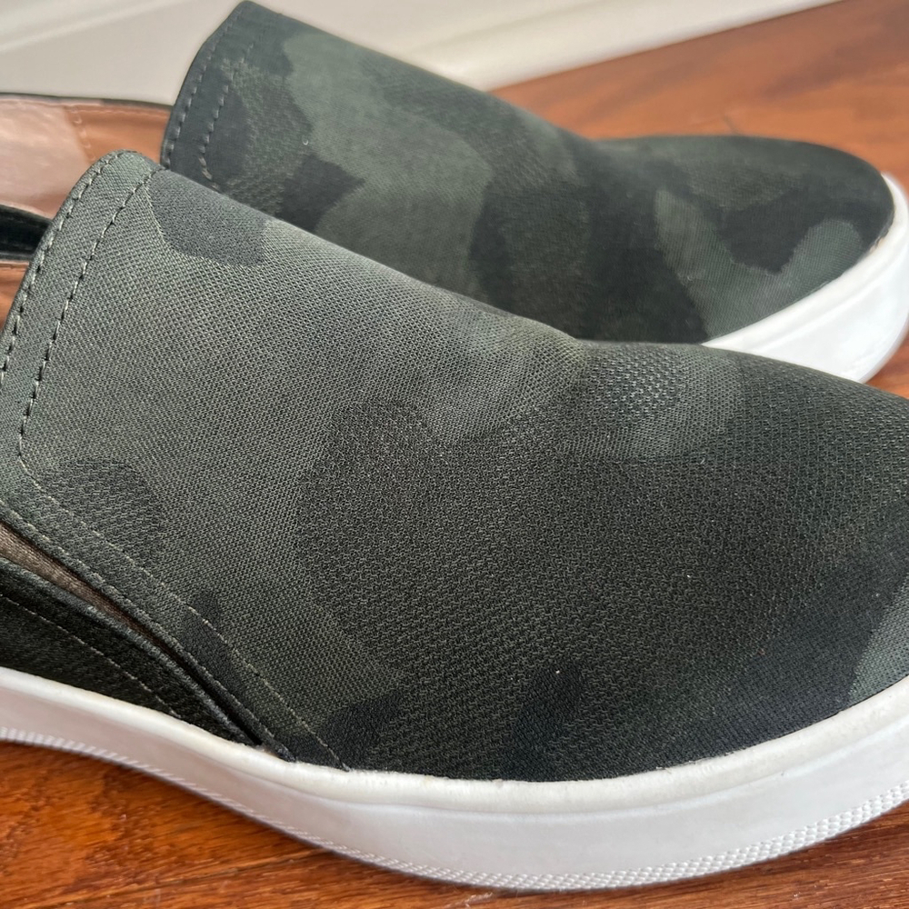 Steve Madden Women’s Zayna Slip On Camo Size 7.5 M - Picture 3 of 13